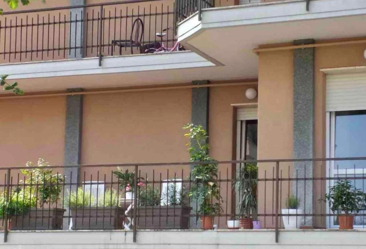 Sesto Calende Centro Apartment Bagian luar foto